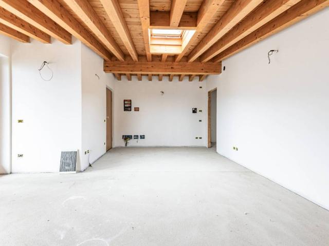 Attico in vendita a Peia, Lombardia