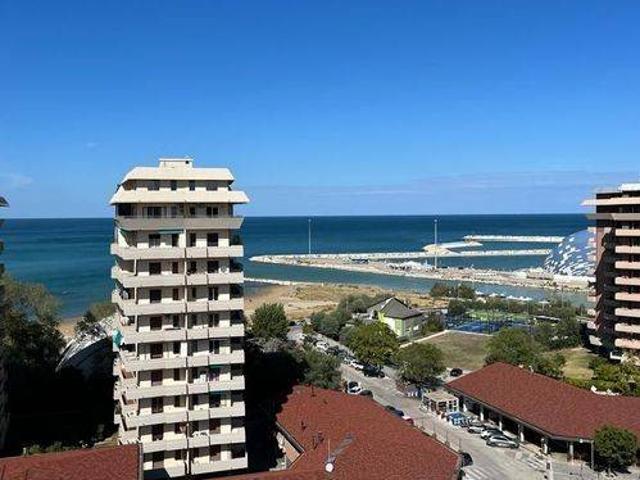 Attico in vendita a Baia Flaminia, Marche