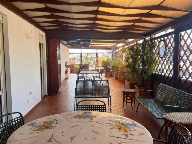 Attico in vendita a Porta Nuova, Pescara