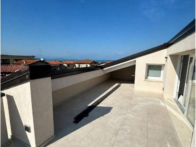 Attico in vendita a San Benedetto di Lugana, Peschiera del Garda