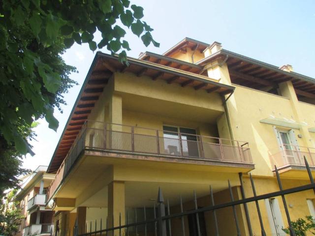 Attico in vendita a Infrangibile, Piacenza