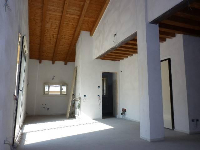 Attico in vendita a Infrangibile, Piacenza