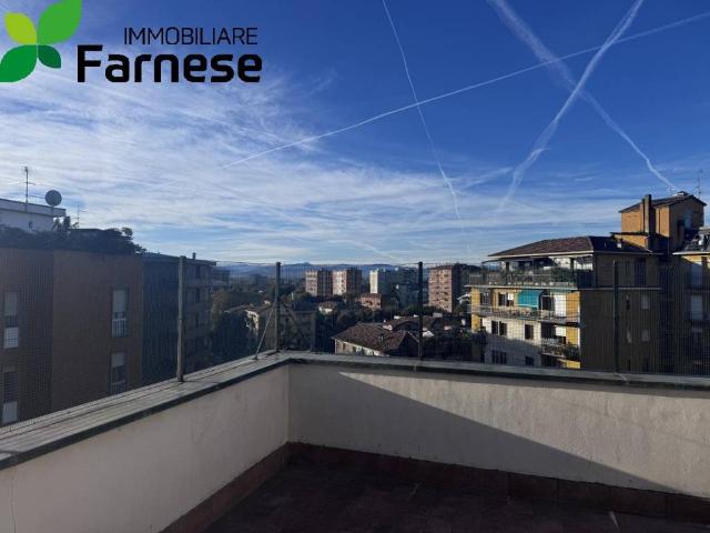 Attico in vendita a Infrangibile, Piacenza