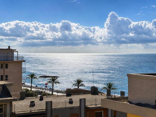 Attico in vendita a Pietra Ligure, Liguria