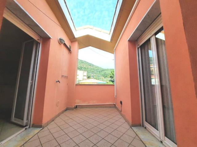 Attico in vendita a Pietra Ligure, Liguria