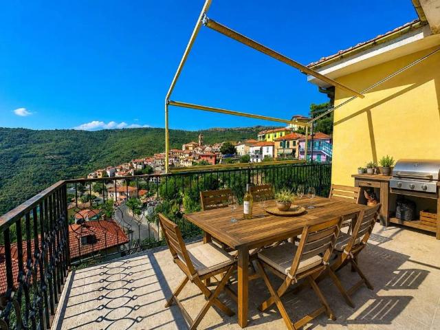 Attico in vendita a Pietrabruna, Liguria