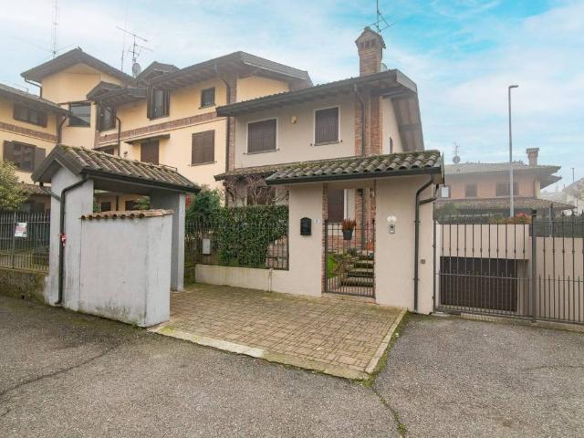 Attico in vendita a Pieve Fissiraga, Lombardia