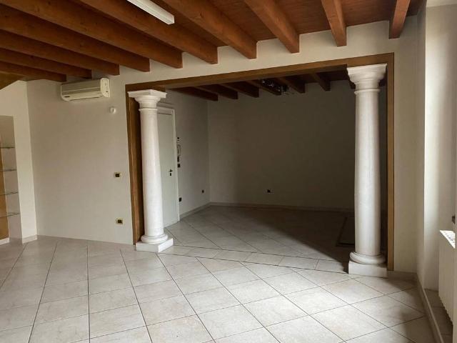 Appartamento in vendita a Pontevico, Lombardia