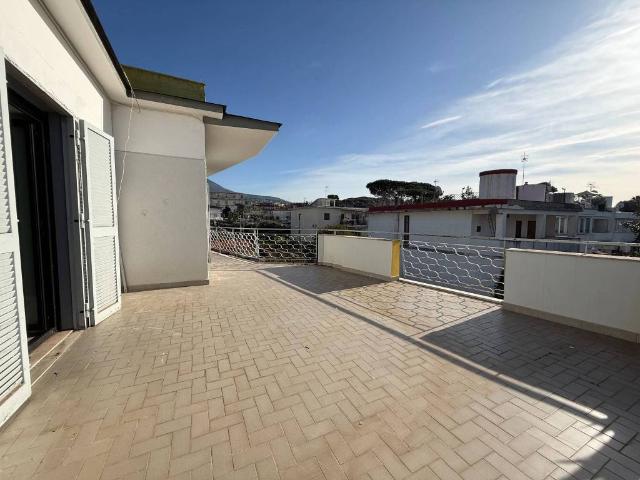 Attico in vendita a Portici, Campania