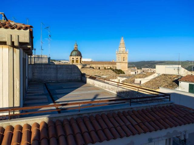 Attico in vendita a Ragusa Ibla, Ragusa