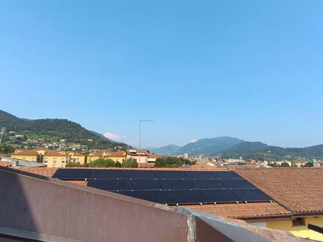 Attico in vendita a Ranica, Lombardia