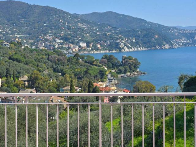 Attico in vendita a San Michele di Pagana, Rapallo