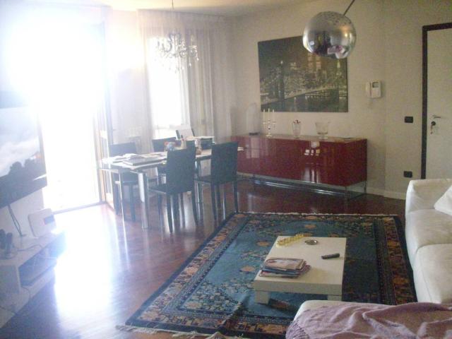 Attico in vendita a Villaggio Stranieri-Bazzarola, Re