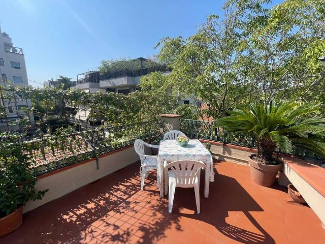 Attico in vendita a Riccione, Reggio Emilia