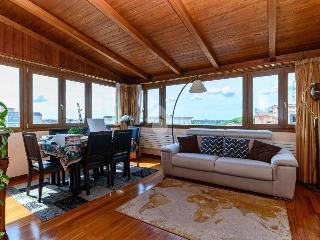 Attico in vendita a Gianicolense, Roma