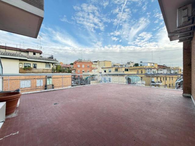 Attico in vendita a Gianicolense, Roma