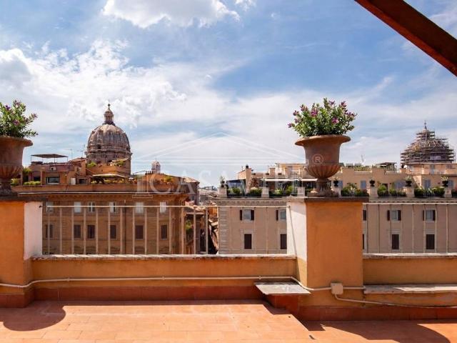 Attico in vendita a Municipio Roma I, Roma Capitale