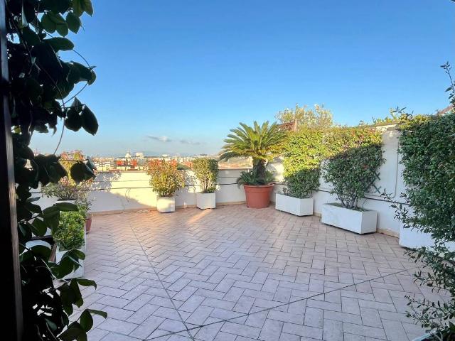 Attico in vendita a Torrino, Roma