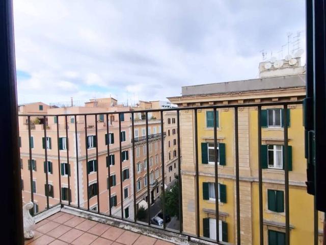 Attico in vendita a Municipio Roma I, Roma Capitale