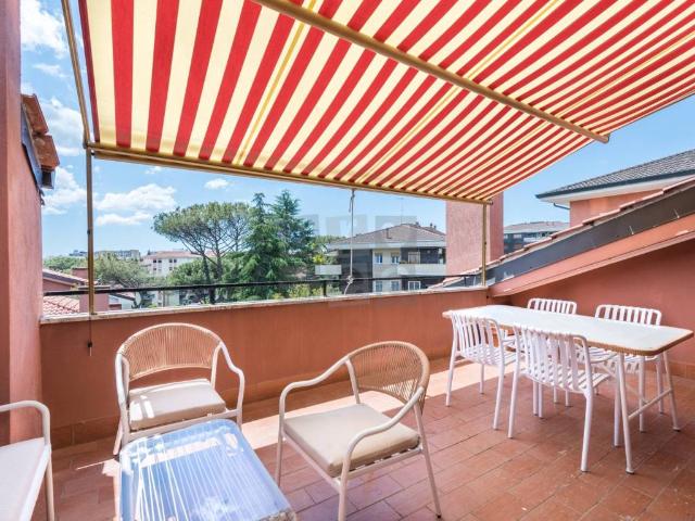 Attico in vendita a Mostacciano, Roma Capitale