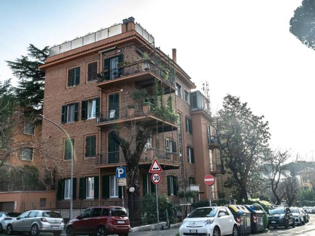 Attico in vendita a Municipio Roma I, Roma Capitale