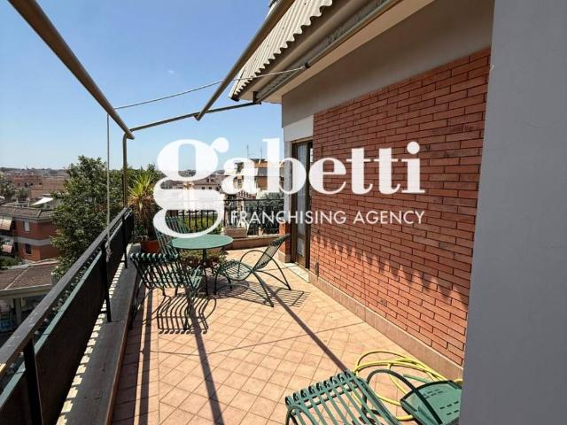 Attico in vendita a Alessandrino, Roma