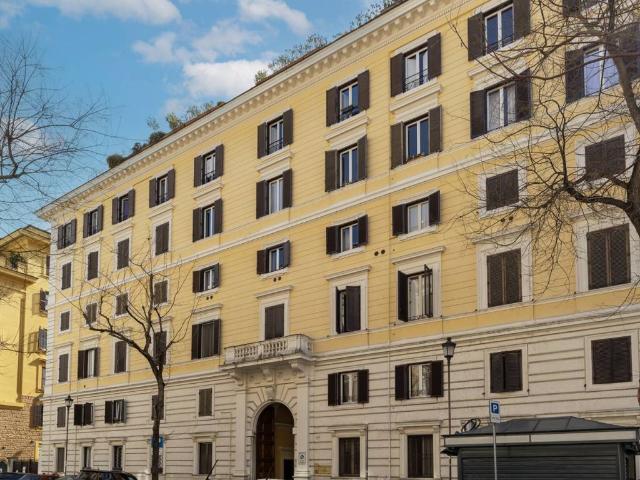 Attico in vendita a Municipio Roma I, Roma Capitale