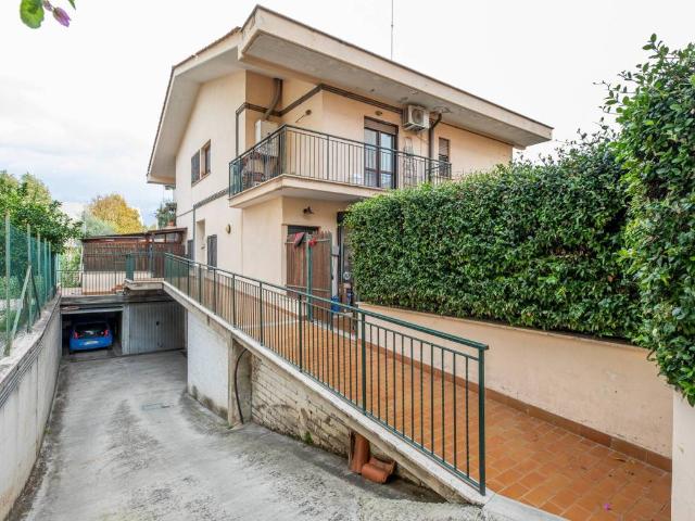 Attico in vendita a Villaggio Breda, Roma