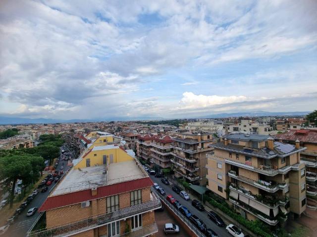 Attico in vendita a Monte Sacro Alto, Roma