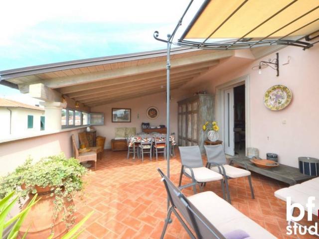 Attico in vendita a Rosignano Marittimo, Toscana