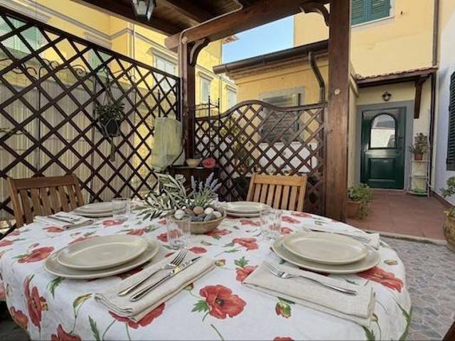 Attico in vendita a Rosignano Marittimo, Toscana
