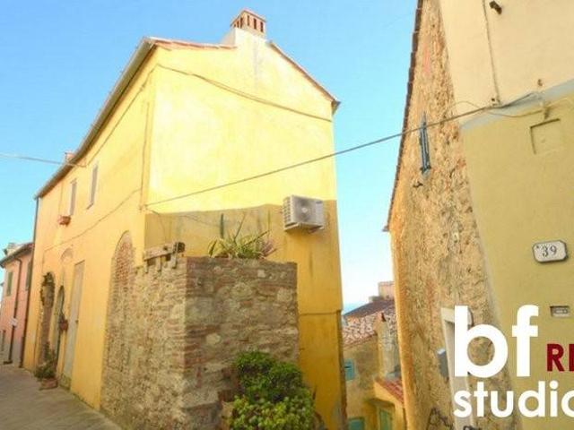Attico in vendita a Rosignano Marittimo, Toscana