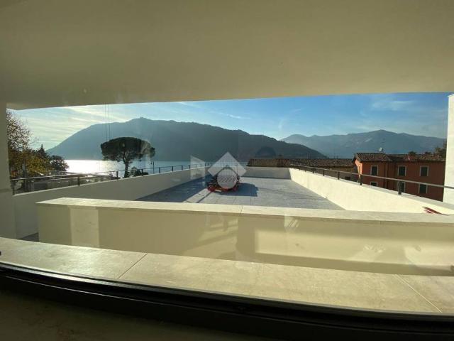 Attico in vendita a Sale Marasino, Brescia