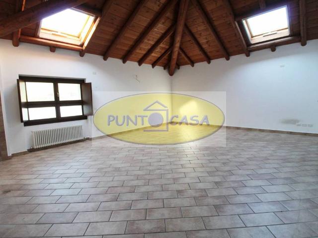 Attico in vendita a San Colombano Al Lambro, Lombardia