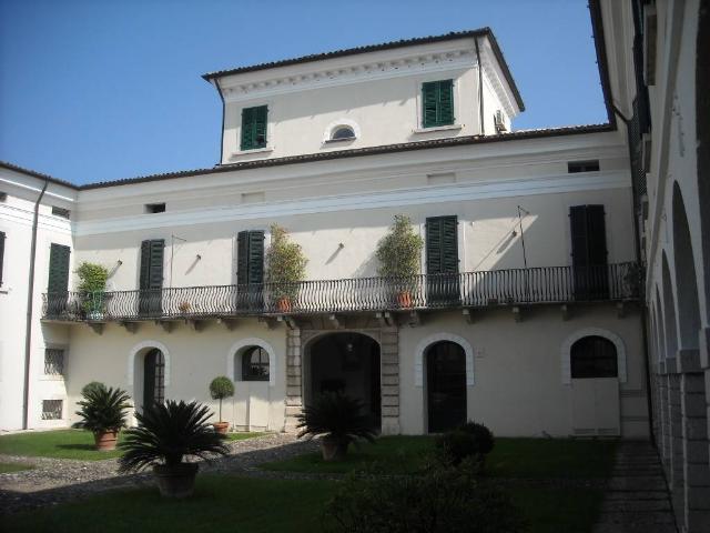 Attico in vendita a Cisano, San Felice Del Benaco