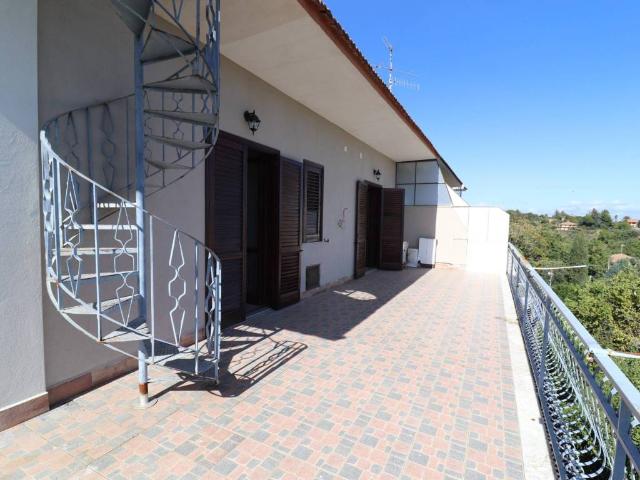Attico in vendita a Santa Venerina, Sicilia