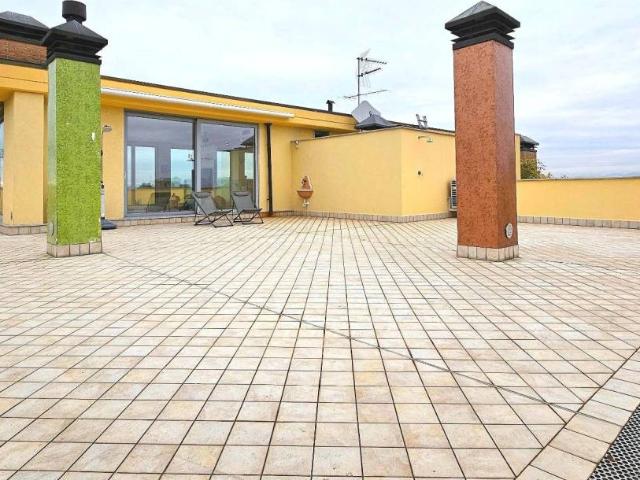 Attico in vendita a Santo Stefano Ticino, Lombardia