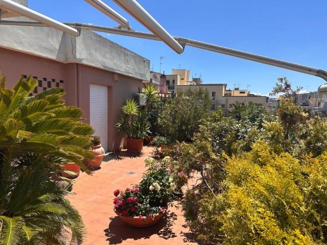 Attico in vendita a Cappuccini, Cala Di Volpe