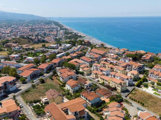 Attico in vendita a La Petrosa, Calabria