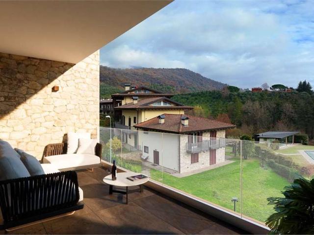 Attico in vendita a Scanzorosciate, Lombardia