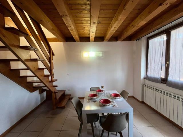 Attico in vendita a Borgo storico Taramelli, Selvino