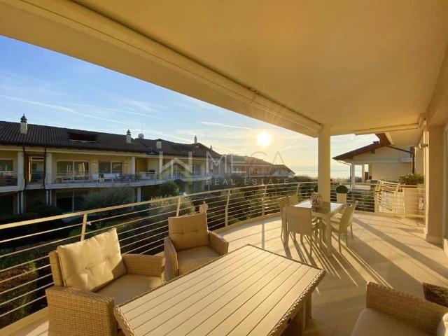 Attico in vendita a Colombare, Sirmione