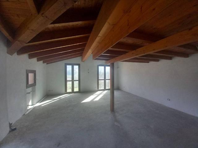 Attico in vendita a Sormano, Lombardia