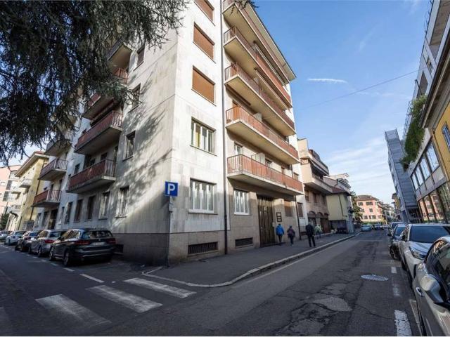 Attico in vendita a Biumo Superiore, Varese