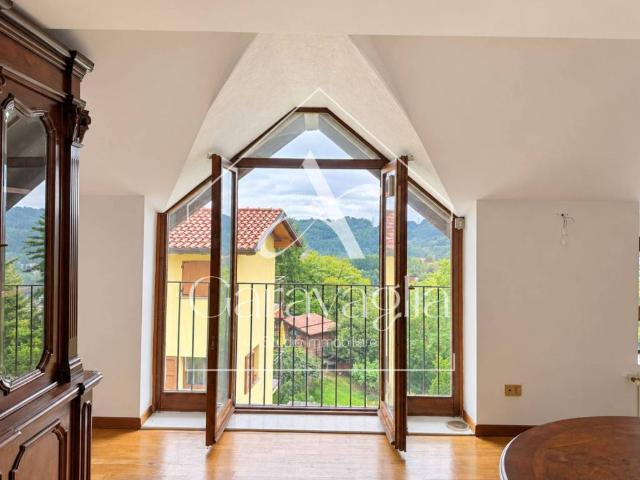 Attico in vendita a Valle Olona, Varese