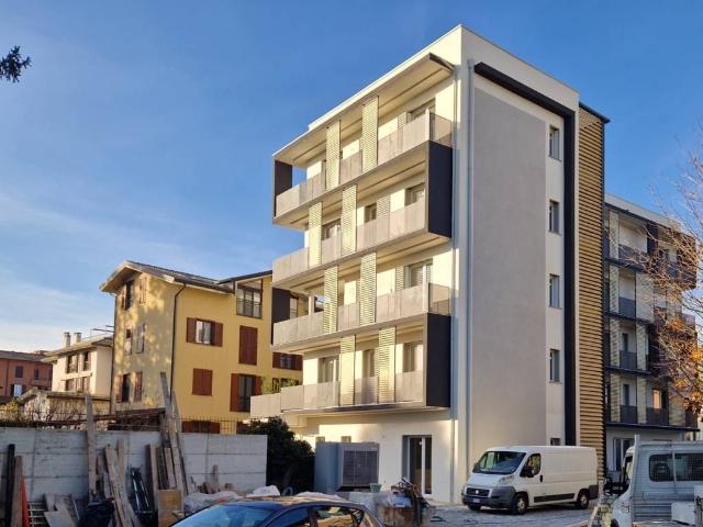 Attico in vendita a Santa Maria Maddalena, Varese