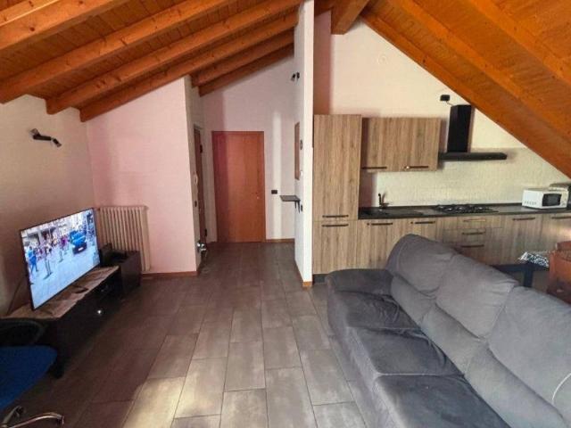 Attico in vendita a Perseghét, Vedano Olona