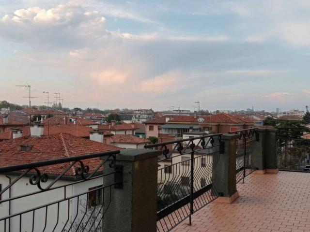 Attico in vendita a Mestre-Carpenedo, Venezia