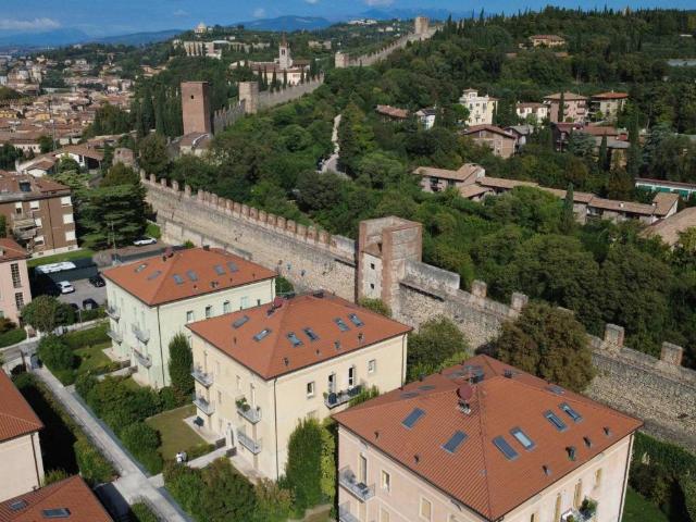 Attico in vendita a Veronetta, Verona