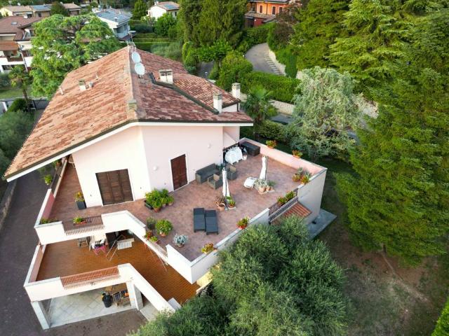 Attico in vendita a Santa Cristina, Verona